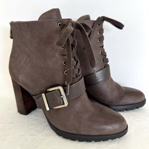 Adrienne Vittadini stacked block heel booties. Size 6 brown